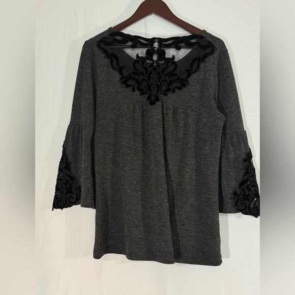 Maurices Gray Top M Lace Velvet Detail Bell Sleeves Fall Spooky season Classy - Picture 5 of 9